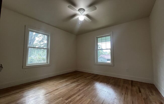 2 beds, 1 bath, $1,200