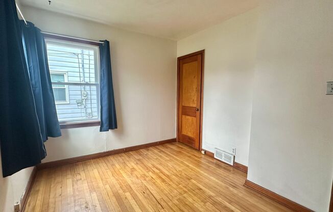 2 beds, 1 bath, $1,225, Unit Lower