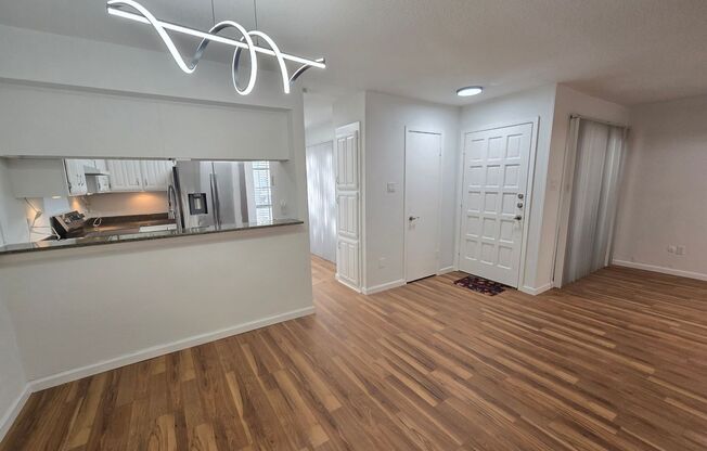 Updated Townhome Condo in Prime Location!