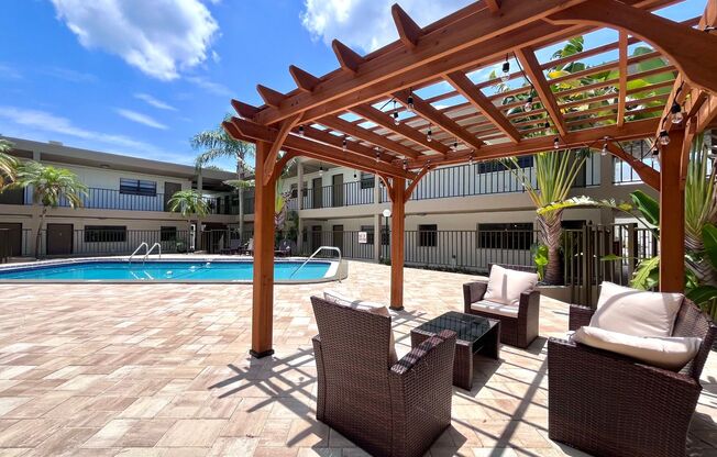 2 beds, 2 baths, 1,000 sqft, $1,999, Unit 207