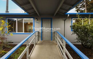2-Bedroom Home W/ Parking, Modern Kitchen, & Outdoor Charm! *DEPOSIT SPECIAL*