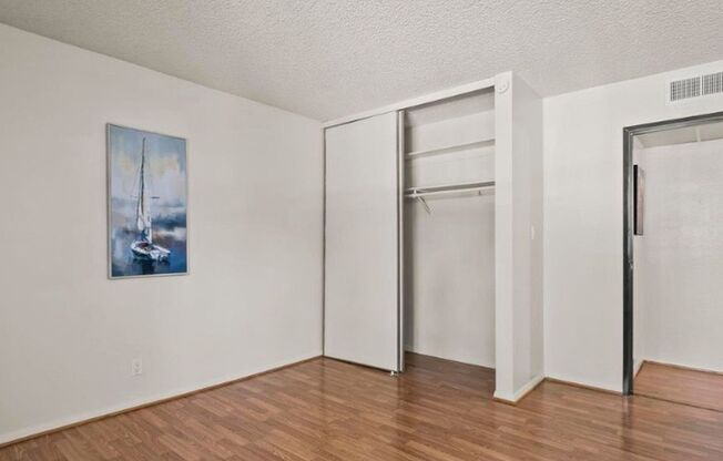 2 beds, 1 bath, $1,650, Unit # 211