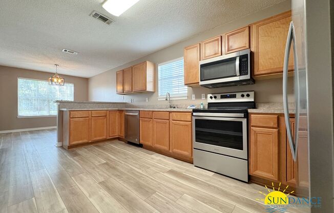 Charming 3-Bedroom Home in Central Destin – Prime Location!