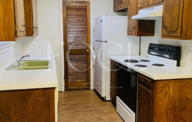 3 beds, 2 baths, $1,295