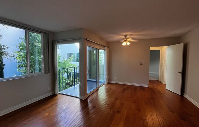 2 beds, 1 bath, $3,425, Unit 204