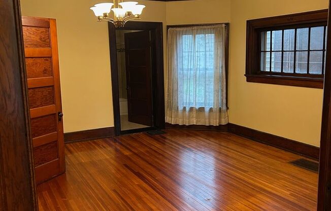 2027 Murray Ave.