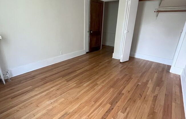 2 beds, 1 bath, $950, Unit Unit 4