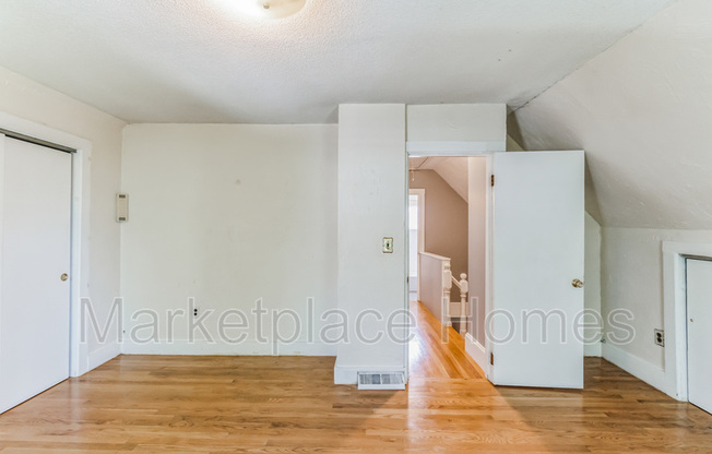 2 beds, 1 bath, 1,022 sqft, $2,500