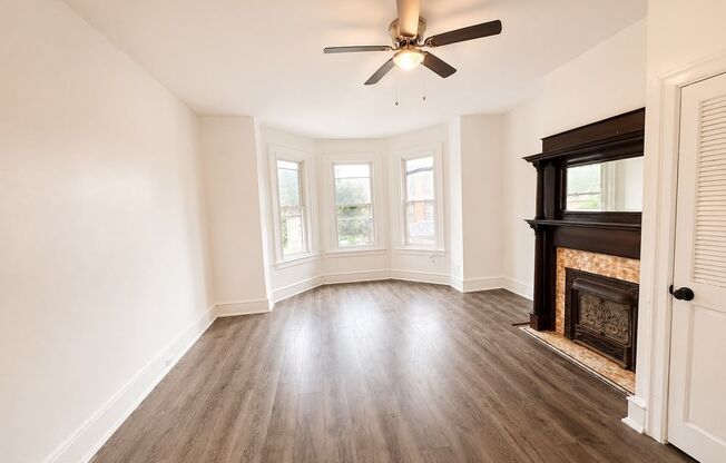 2 beds, 1 bath, $1,250, Unit #2