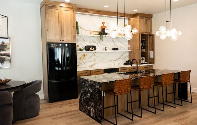 3 beds, 2 baths, 1,185 sqft, $1,765, Unit 5-301