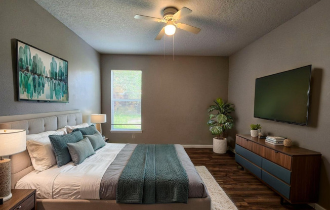 BEAUTIFUL LAKE VIEW 2 bedroom apartment close to Disney!