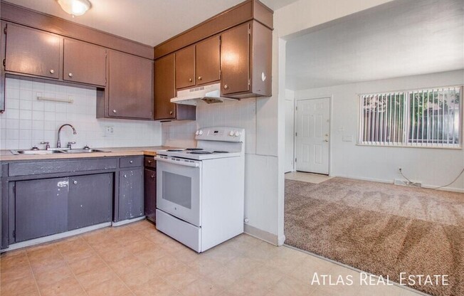 4580 EVERETT CT