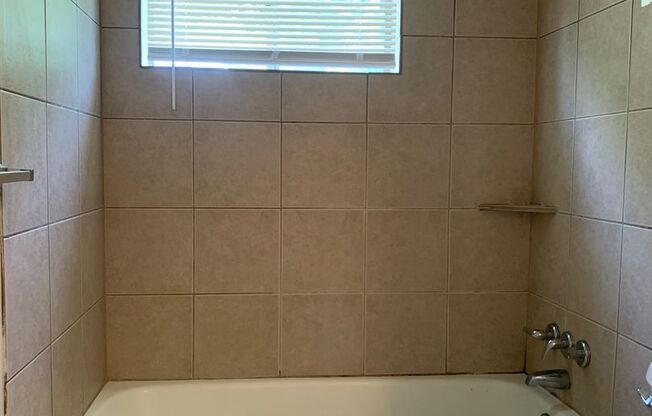 2 beds, 1 bath, 700 sqft, $880, Unit 9147