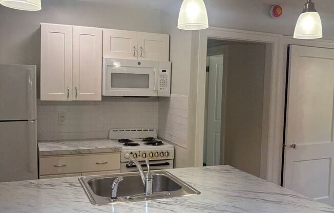 1 bed, 1 bath, 600 sqft, $1,295, Unit 2A