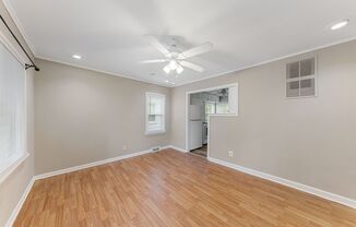 2 beds, 1 bath, $1,300