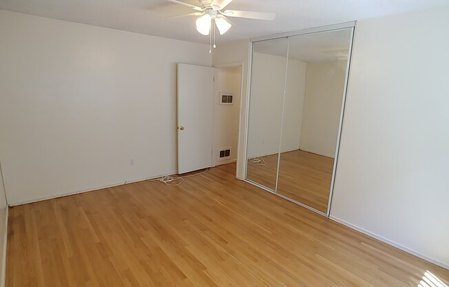 North Ave. 4575 ***