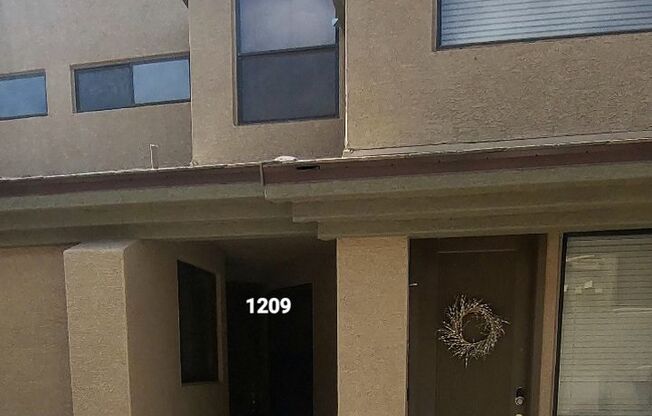 Come Check Out this Wonderful 2 Bedroom 2 Bath Condo