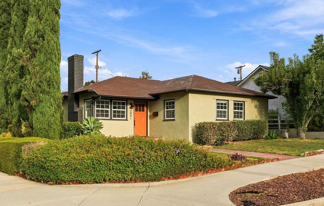 3 beds, 1.5 baths, $4,300