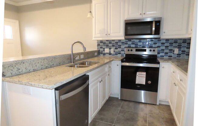 Beautiful 2 Bedroom, 2 Bath Duplex Near Tyler's Hospital District!
