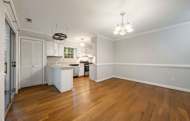Beautiful 3 BR in Chapel Hill - Available AUGUST 10th!