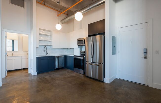 2 beds, 1 bath, 843 sqft, $2,100, Unit Unit 1006