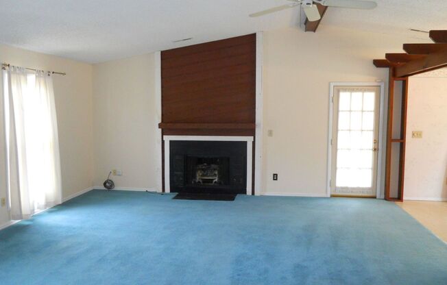 3BD/2BA home in Holden Farms!