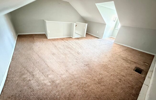 1405 E Carson St 3