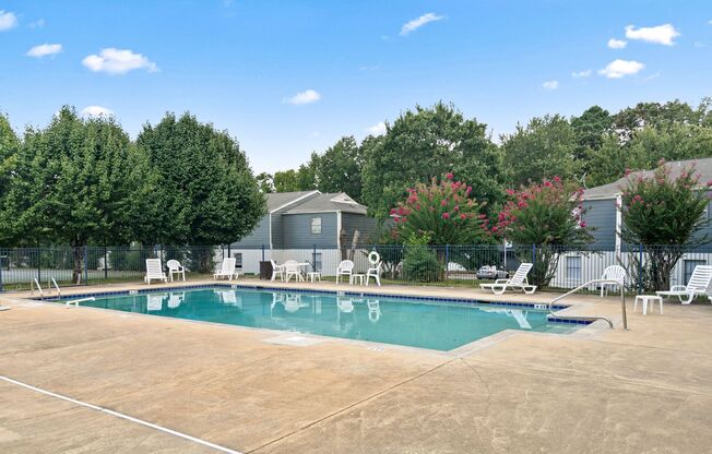 2 beds, 1 bath, 960 sqft, $949