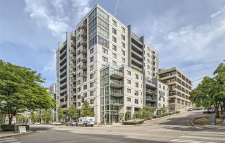 Stunning 2 Bed 2 Bath Seattle Unit @ the Highly Desirable Parc-Belltown Condominiums!