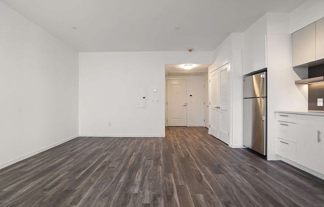 Studio, 1 bath, 432 sqft, $3,000, Unit 207