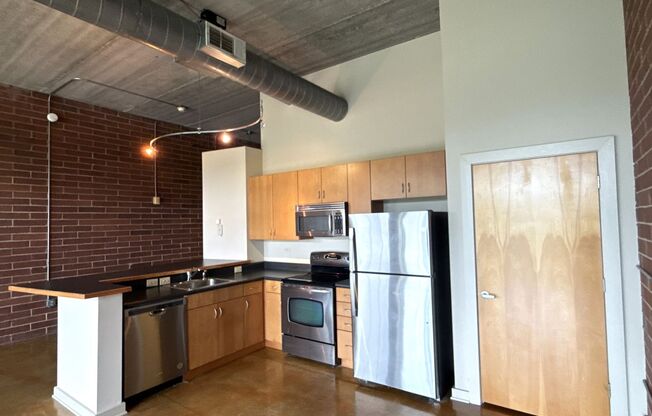 Studio Unit in 626 N Graham Street community