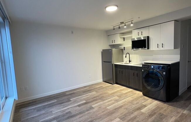 1 bed, 1 bath, 383 sqft, $1,750