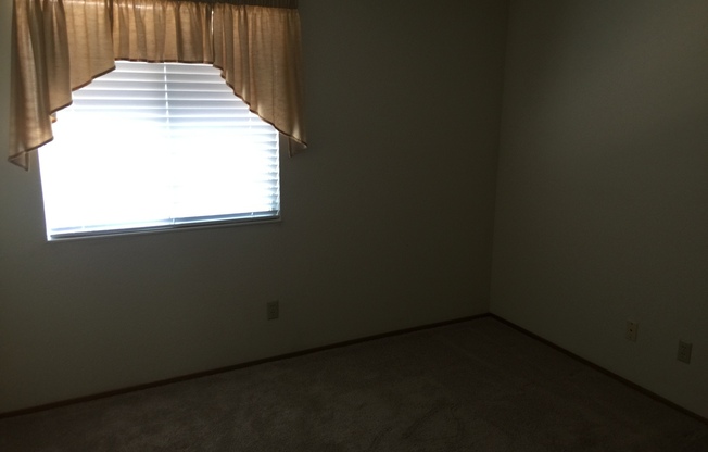 3 beds, 2 baths, $2,750