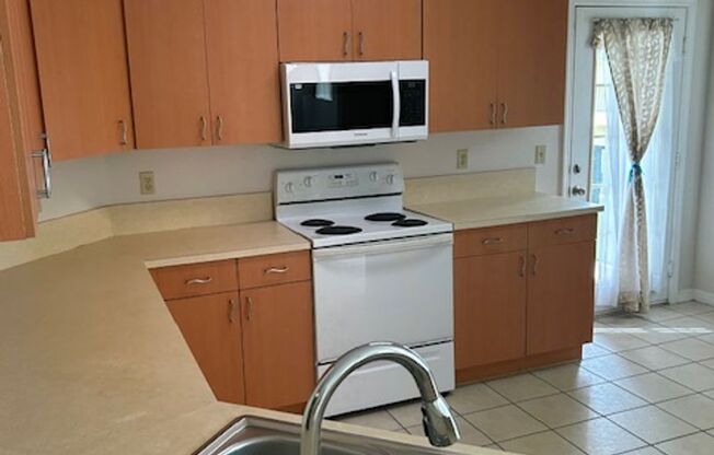 3/2/2 Condo in Belmont of St Lucie West