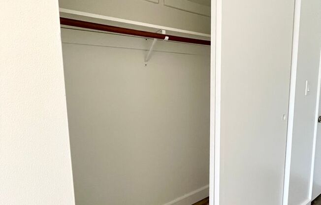 Studio, 1 bath, 370 sqft, $1,475, Unit 404