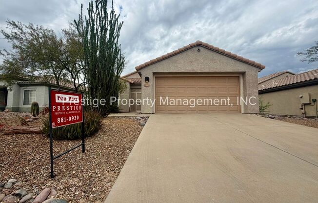 Gorgeous 55+ community home located in Heritage Highlands at Dove Mountain!!!