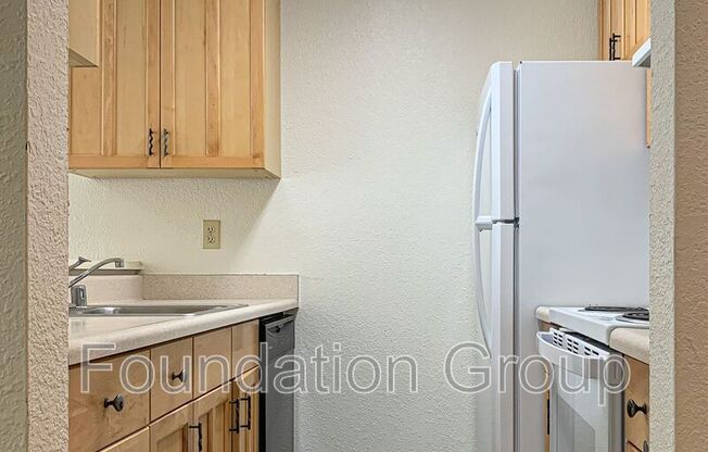 916 N 104 ST