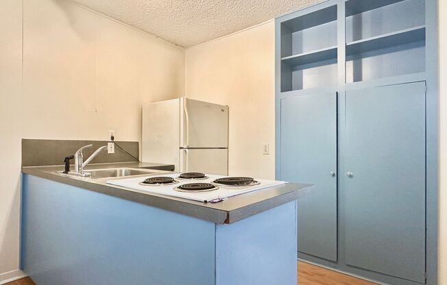 1 bed, 1 bath, 420 sqft, $750, Unit 11I