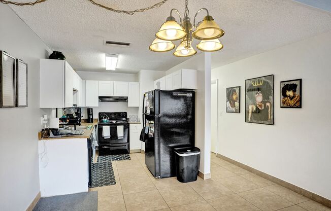 2 beds, 1 bath, 979 sqft, $1,850, Unit 135-3214