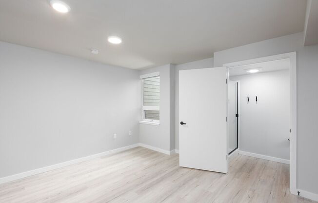 Studio, 1 bath, 251 sqft, $1,359, Unit Clara Unit 412