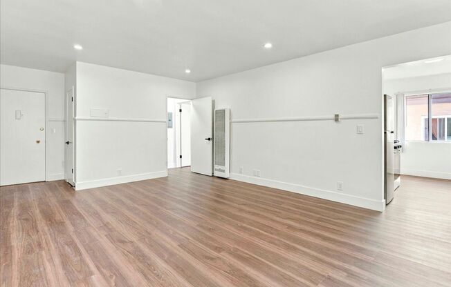1042 6th Street (#570)