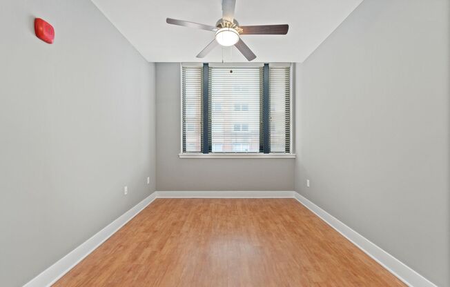 Studio, 1 bath, 480 sqft, $1,295