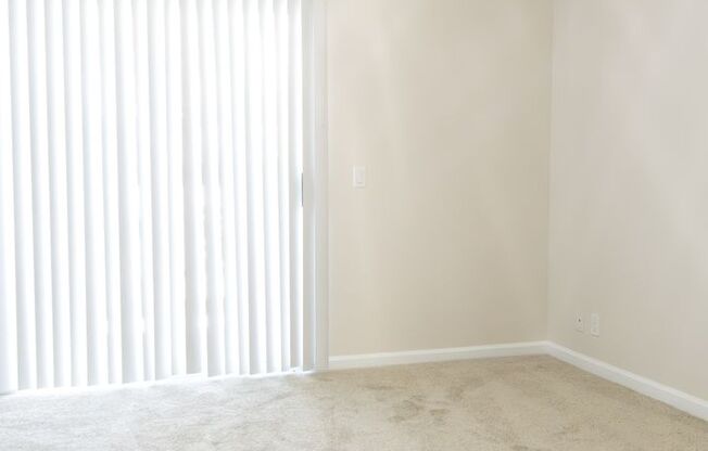 2 beds, 2 baths, 945 sqft, $2,650, Unit 69-202