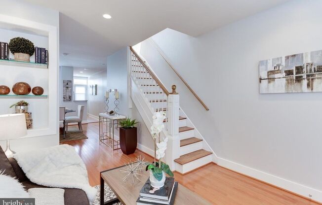 Gorgeous Rowhome Walking Distance to Columbia Heights, Petworth & Shaw!