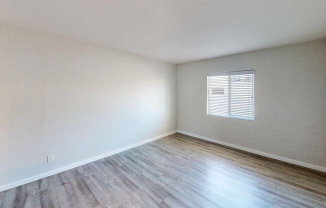 2 beds, 1 bath, 900 sqft, $1,390, Unit 25