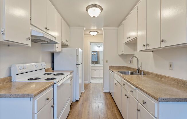 2 beds, 1 bath, 864 sqft, $2,695, Unit 302