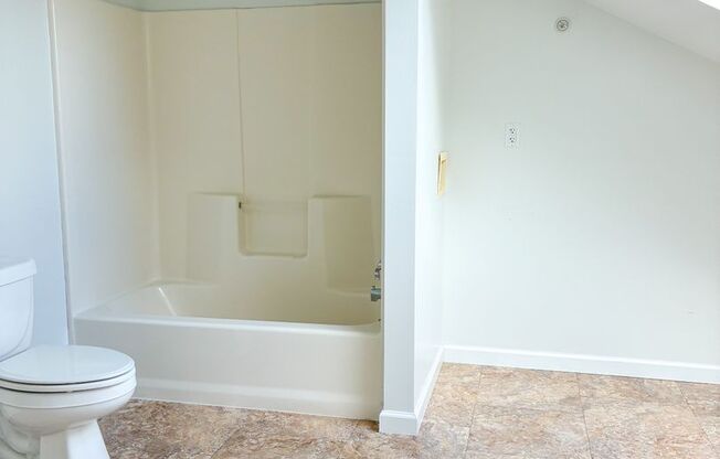 1 bed, 1 bath, 585 sqft, $1,600, Unit 645