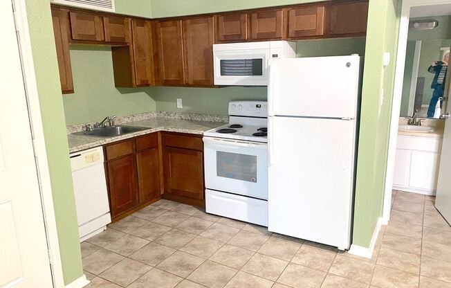 10855 Meadowglen Lane Unit 825