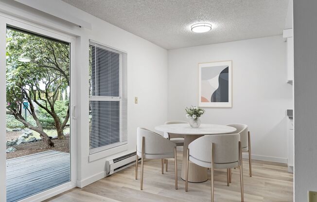 2 beds, 1 bath, 860 sqft, $1,750, Unit 26