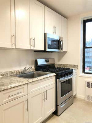 2 beds, 2 baths, $2,975, Unit 5E